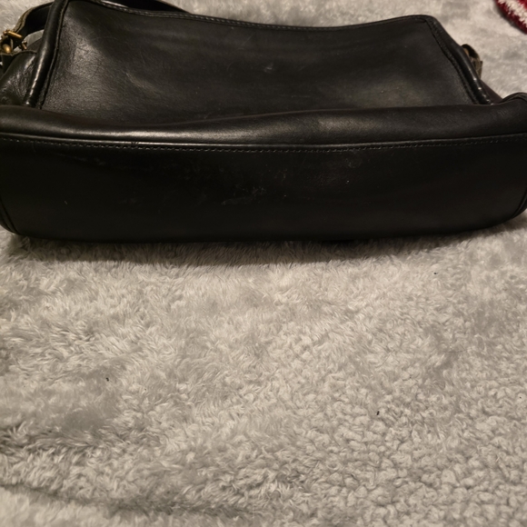 Vintage Coach Sutton Crossbody Leather Bag - Picture 6 of 10